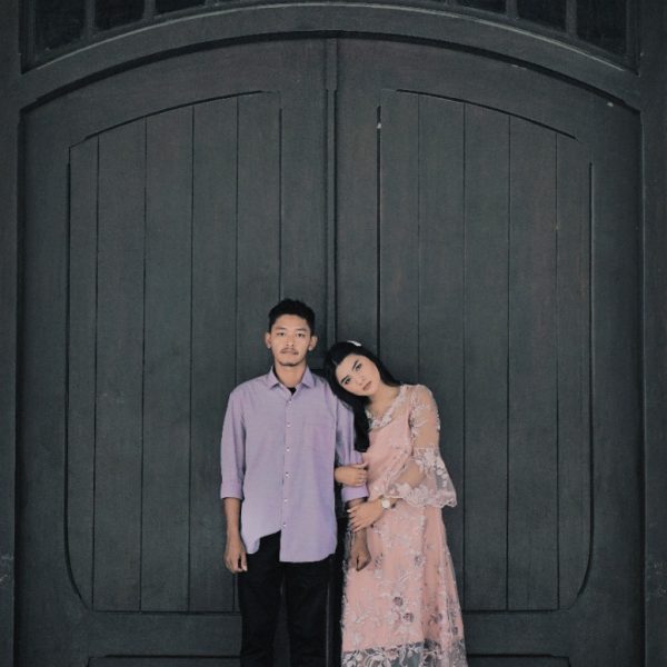 Jasa Foto Prewedding di Semarang - Depan Pintu