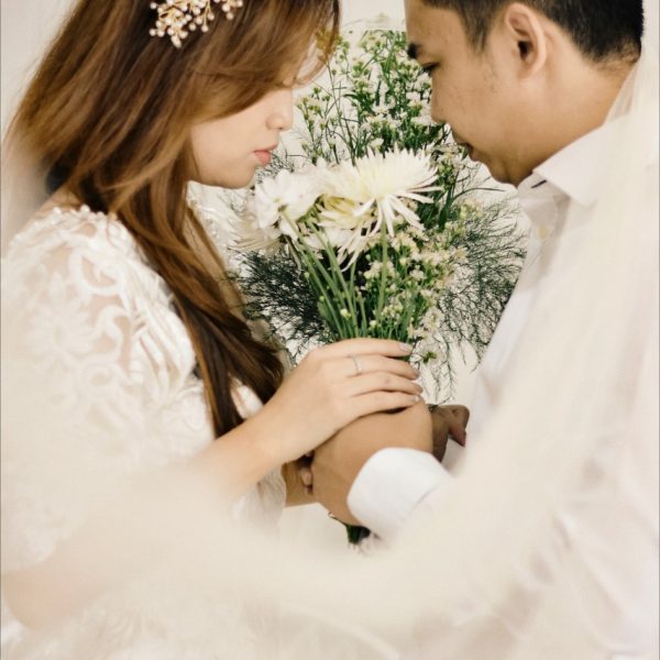Jasa Foto Prewedding di Semarang - Bergandeng Tangan