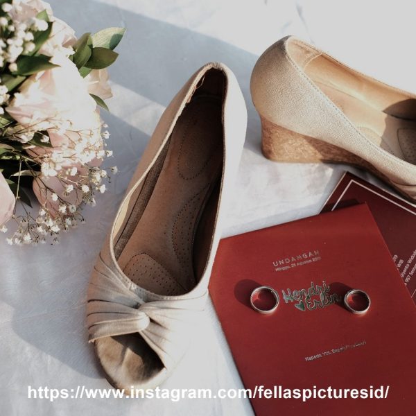 Jasa Foto Wedding di Semarang - Buku Nikah