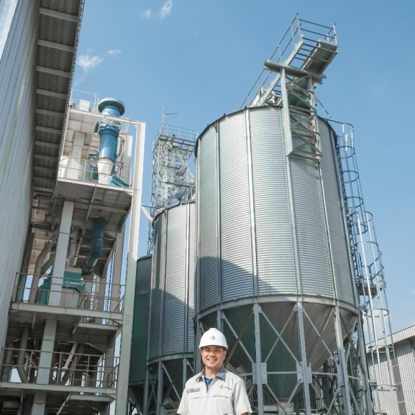 Jasa Foto Company Profile​ di Semarang - Orang di Pabrik