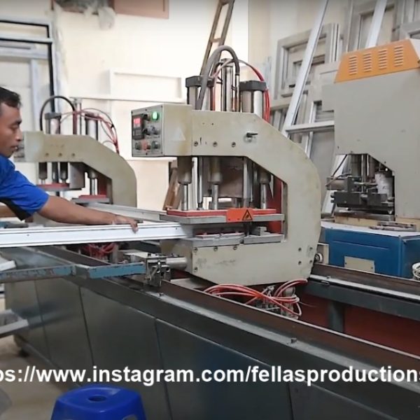 Jasa Foto Company Profile​ di Semarang - Mengerjakan dengan Mesin